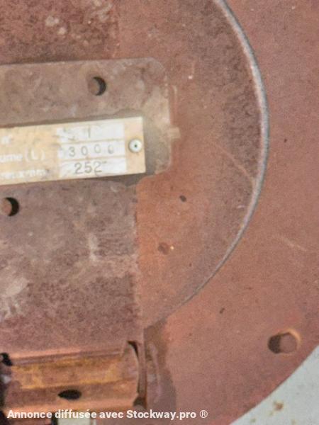 Photo Renault MIDLUM 210 CITERNE MERCERON 11000 L 4 COMPARTIMENTS  image 8/15