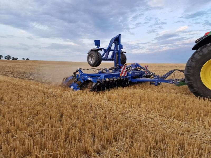 Werkzeuge für nicht vorbereitetem Boden Landstal              BTH LP hydraulicznie składana 4,0m