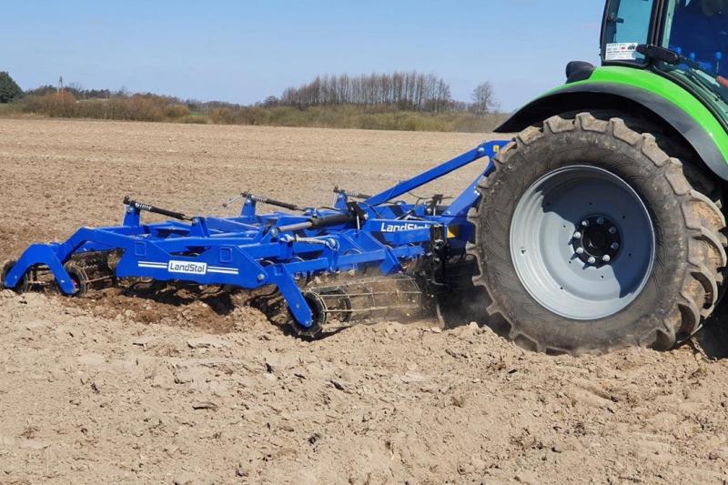 Niet aangedreven grondwerktuigen Landstal              AU 4,8m