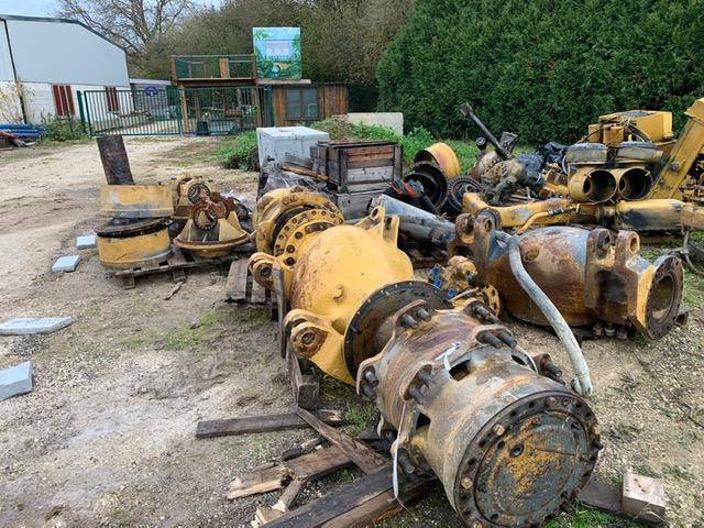 Pièces détachées Caterpillar axles Cat 769 C  Cat 771D and Cat 773B pour piece / for parts