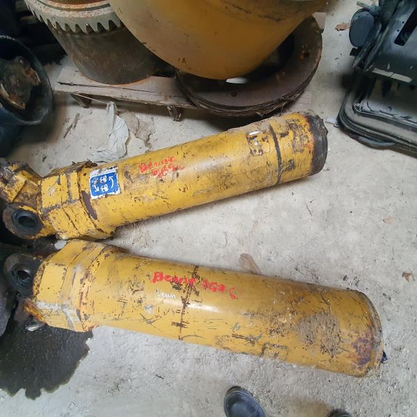 Tombereau Caterpillar 769D