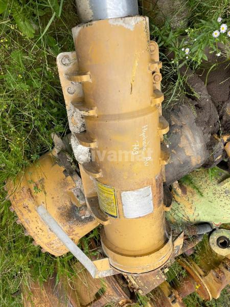 Tombereau Caterpillar 769D