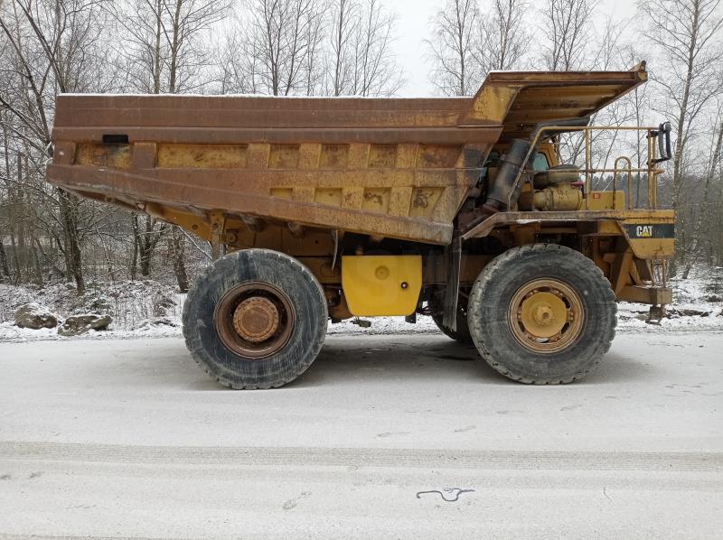 Tombereau Caterpillar 769D