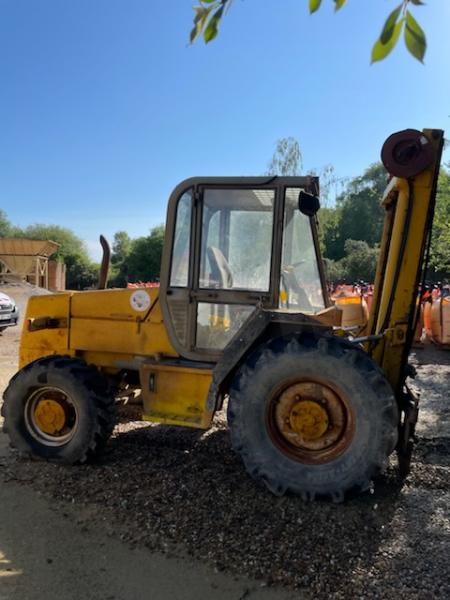 Ruw terrein heftruck JCB 930