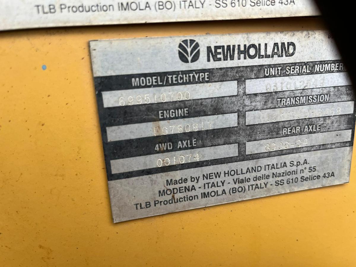 Tractopelle New Holland NH 95