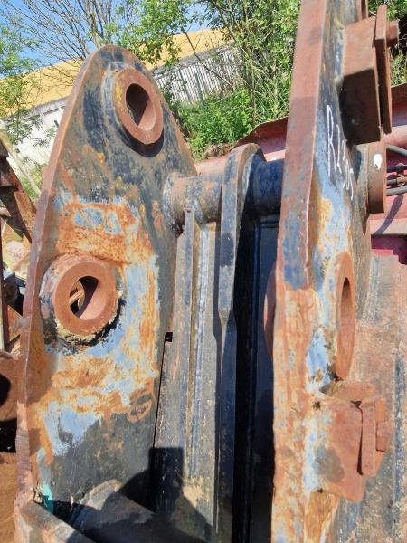 Ausrüstungen öffentliches Bauvorhaben Attache à Axe de 75 Godet à Axe de 75