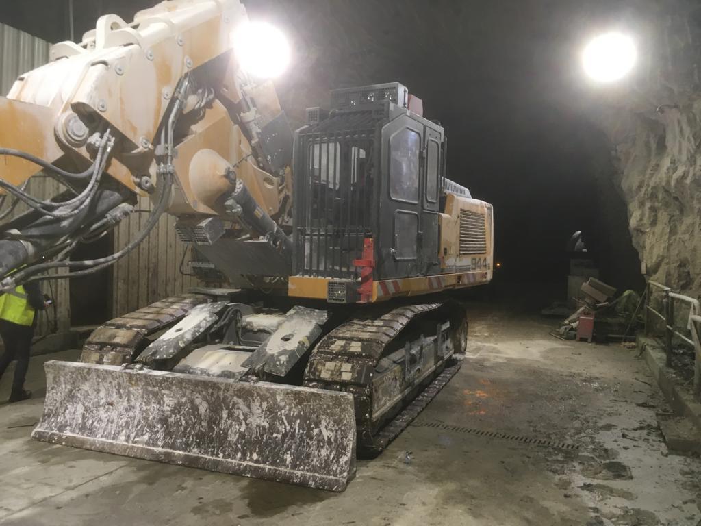 Excavator Liebherr R944C Litronic TUNNEL