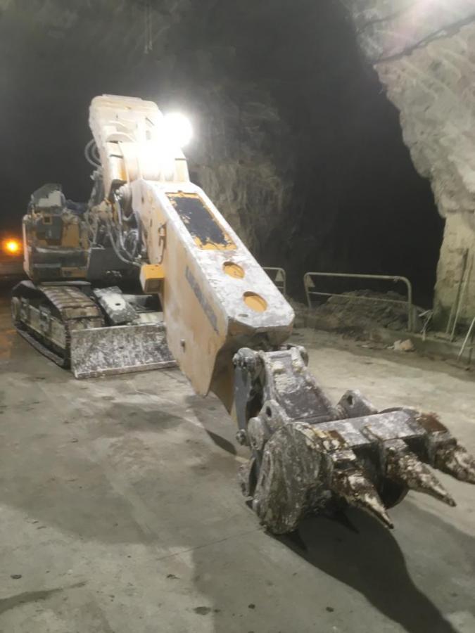 Excavadora Liebherr R944C Litronic TUNNEL