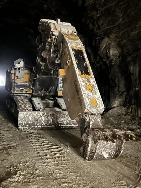 Excavator Liebherr R944C Litronic TUNNEL