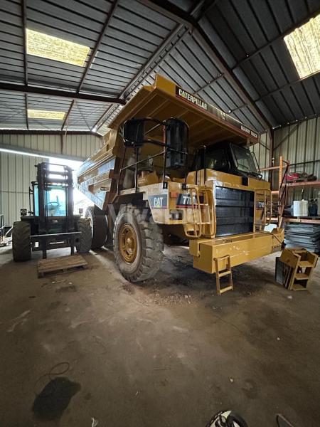 Dumper Caterpillar 771D