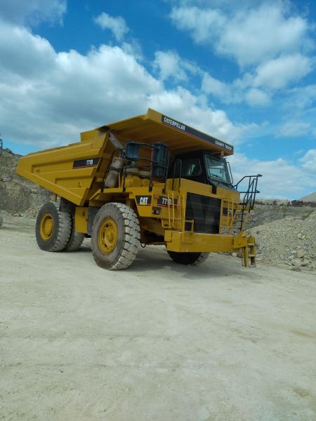 dumper Caterpillar 771D