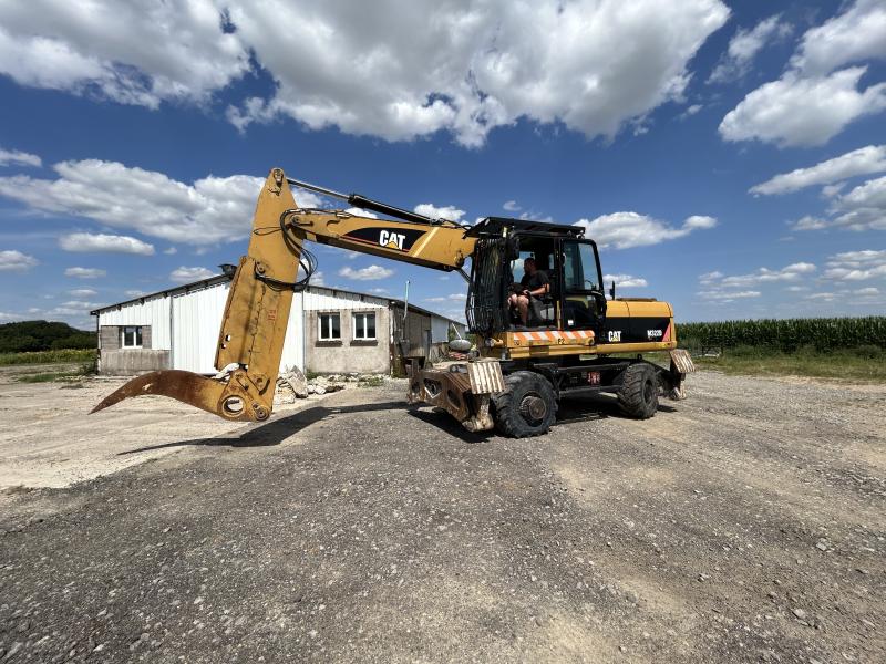 Escavadora Caterpillar M322D VAH