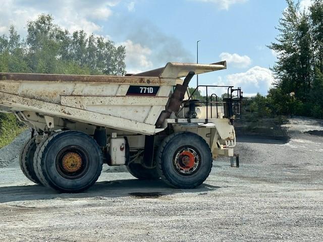 dumper Caterpillar 771D