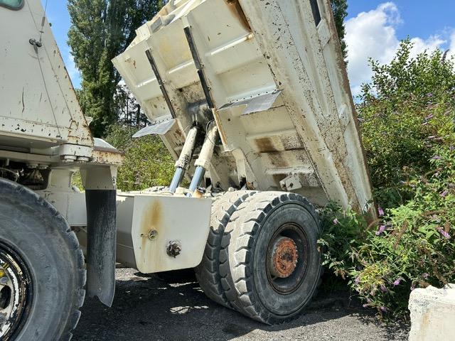 dumper Caterpillar 771D