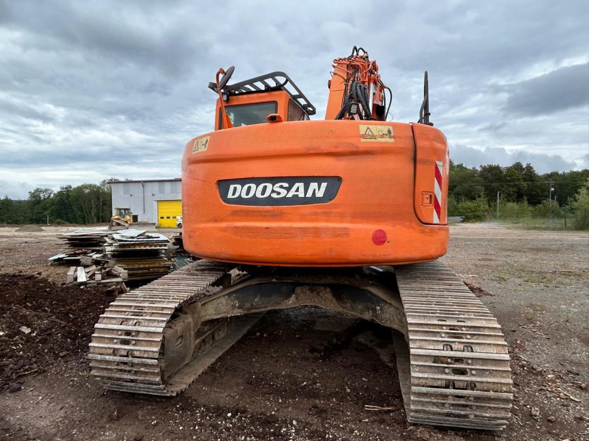 Pelle Doosan DX235LCR