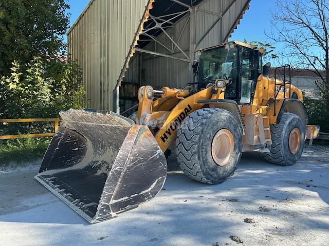 Hyundai                 HL 970