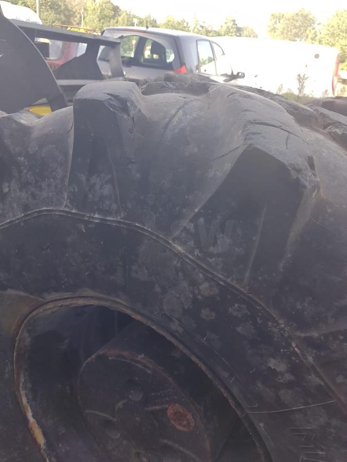 Spare parts MICHELIN 18R19.5XF MICHELIN 18R19.5XF