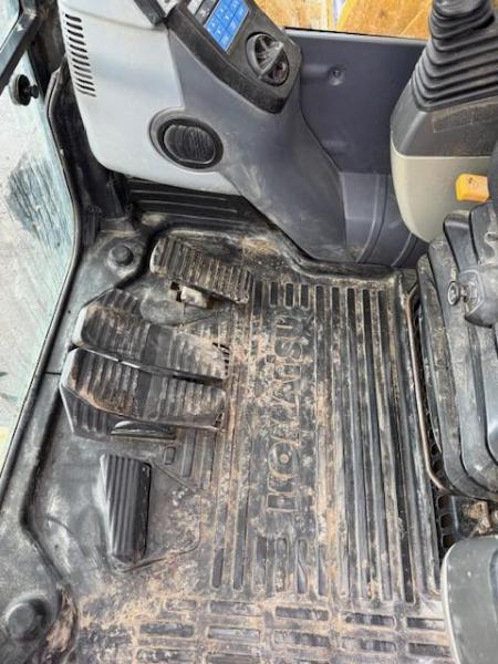 Pelle Komatsu PC160LC8 Pelle sur chenilles