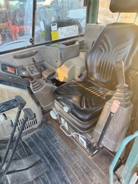 Pelle Yanmar Vio80-U Pelle sur chenilles