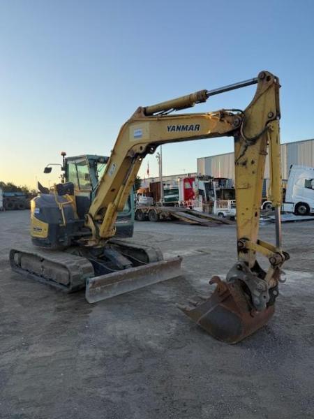 Pelle Yanmar Vio80-U Pelle sur chenilles