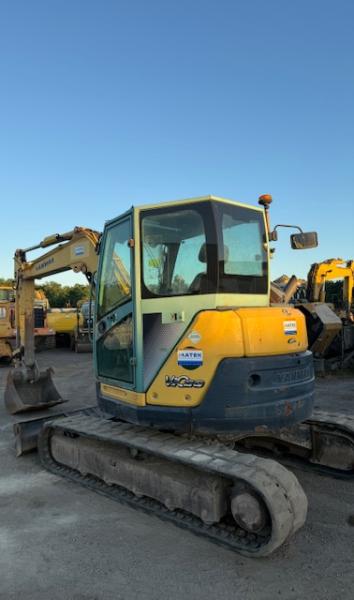 Pelle Yanmar Vio80-U Pelle sur chenilles