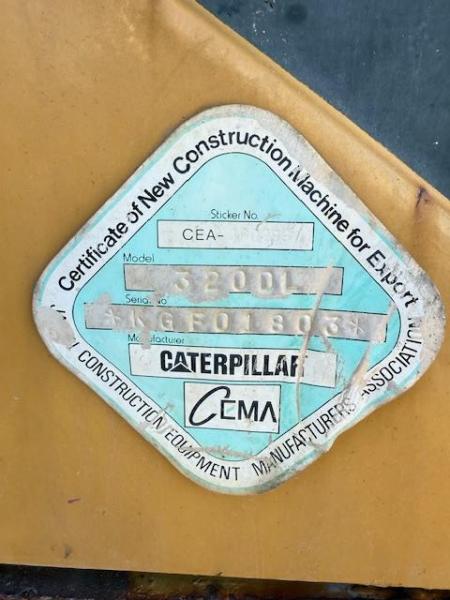 Pelle Caterpillar 320DL Pelle sur chenilles