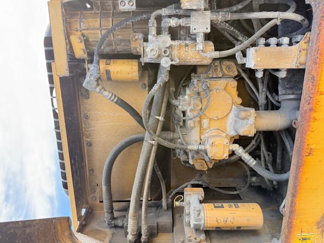 Pelle Caterpillar 320DL Pelle sur chenilles