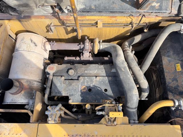 Pelle Caterpillar 320DL Pelle sur chenilles