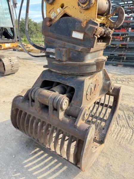 Pelle Caterpillar 320DL Pelle sur chenilles