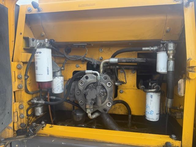 Pelle Volvo EC220 D Pelle sur chenilles