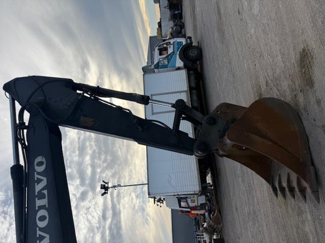 Pelle Volvo EC220 D Pelle sur chenilles
