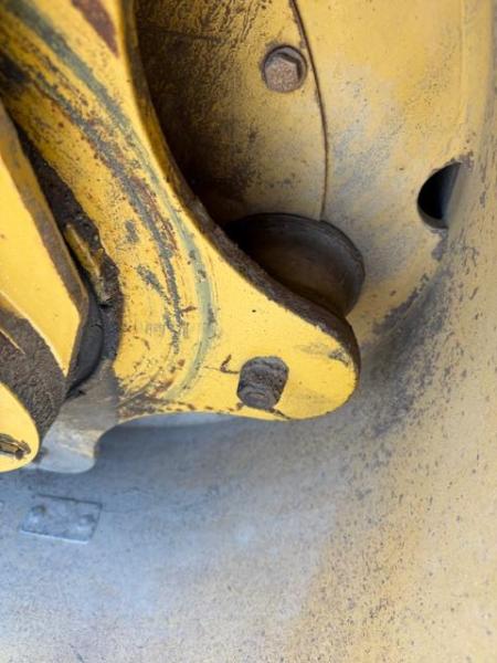 Compacteur Caterpillar CB24 Compacteur tandem