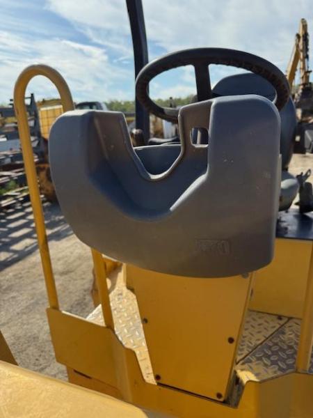 Compacteur Caterpillar CB24 Compacteur tandem