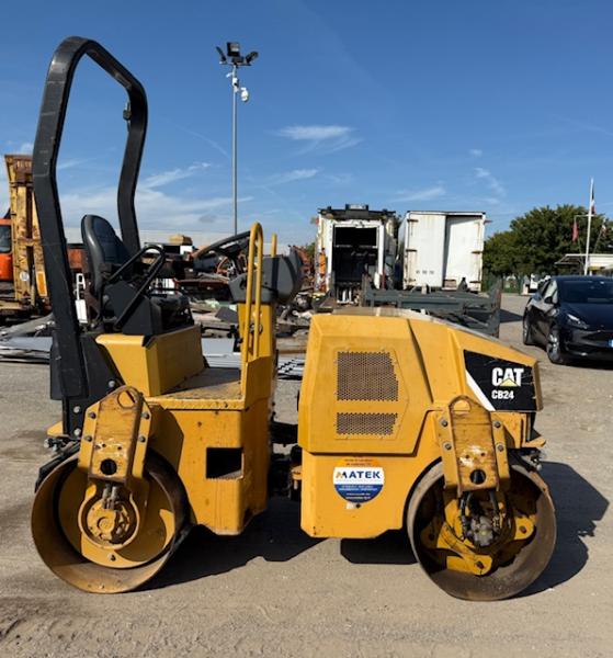 Compacteur Caterpillar CB24 Compacteur tandem