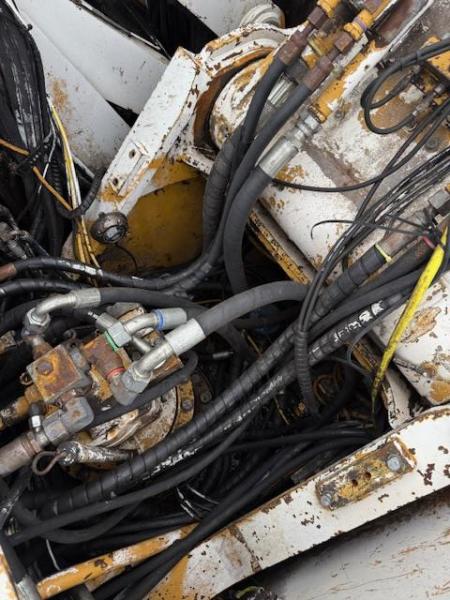 Pelle Caterpillar M325D MH Pelle sur pneus