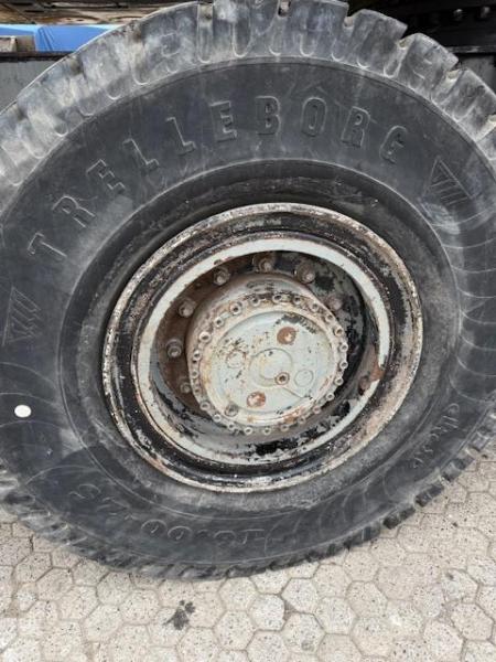 Pelle Caterpillar M325D MH Pelle sur pneus