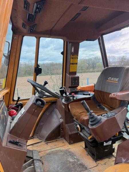 Tractopelle Case 580K Tractopelle rigide