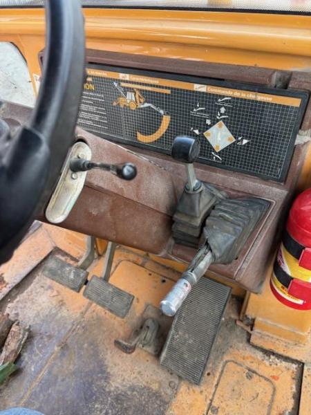 Tractopelle Case 580K Tractopelle rigide