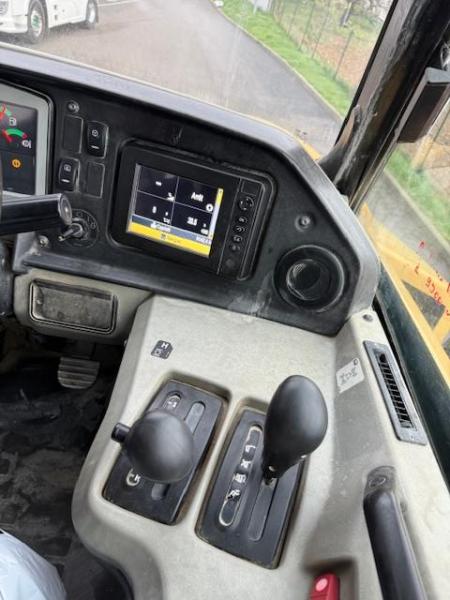 Tombereau Caterpillar 735B Tombereau articulé