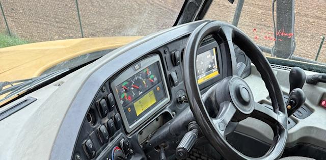 Tombereau Caterpillar 735B Tombereau articulé