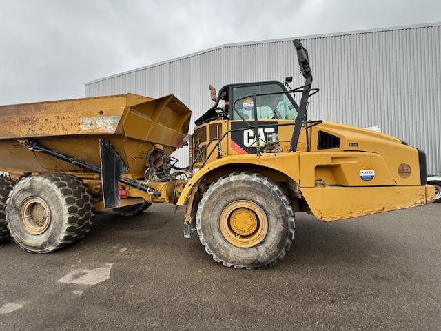 Tombereau Caterpillar 735B Tombereau articulé