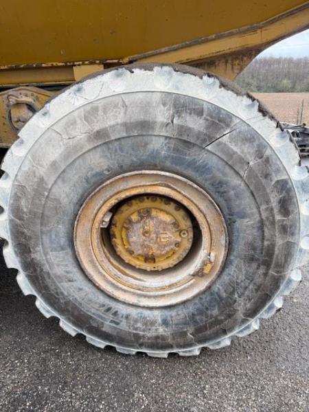 Tombereau Caterpillar 735B Tombereau articulé
