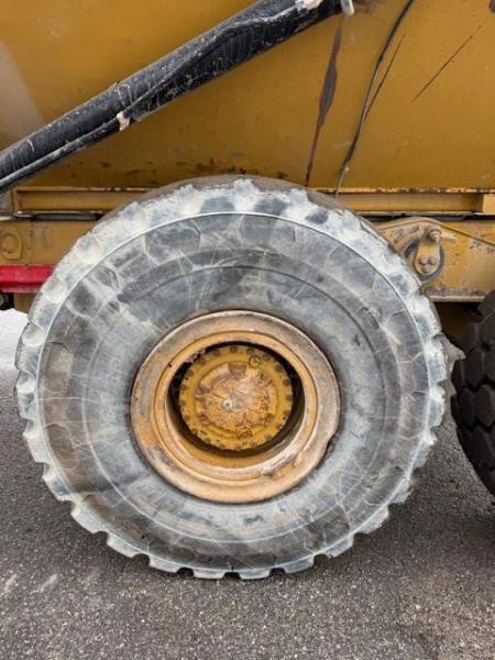 Tombereau Caterpillar 735B Tombereau articulé