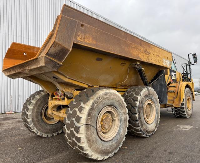 Tombereau Caterpillar 735B Tombereau articulé