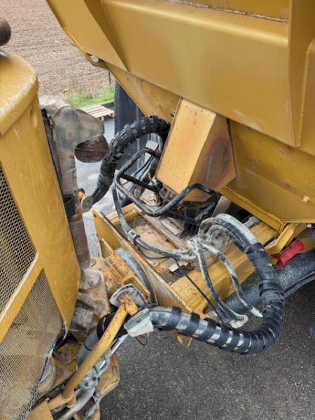 Tombereau Caterpillar 735B Tombereau articulé