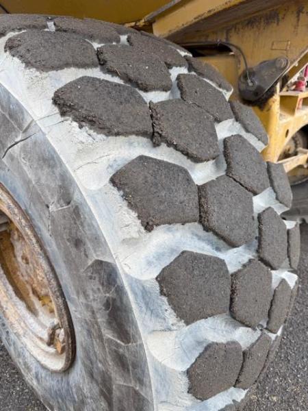 Tombereau Caterpillar 735B Tombereau articulé