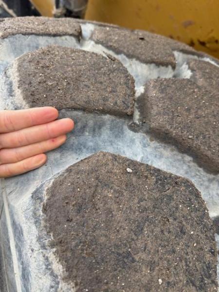 Tombereau Caterpillar 735B Tombereau articulé