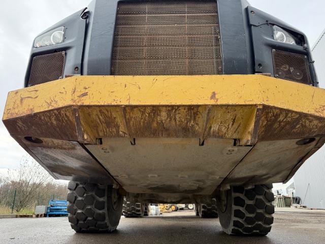 Tombereau Caterpillar 735B Tombereau articulé