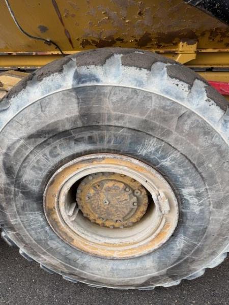 Tombereau Caterpillar 735B Tombereau articulé