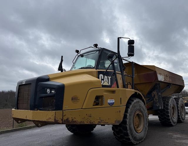 Tombereau Caterpillar 735B Tombereau articulé